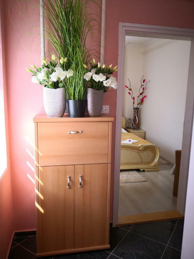 Kupola Apartman Сегед Экстерьер фото